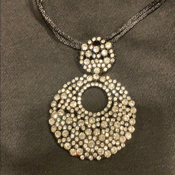 Two pendants with one silk ribbon - Picture 3 of 4